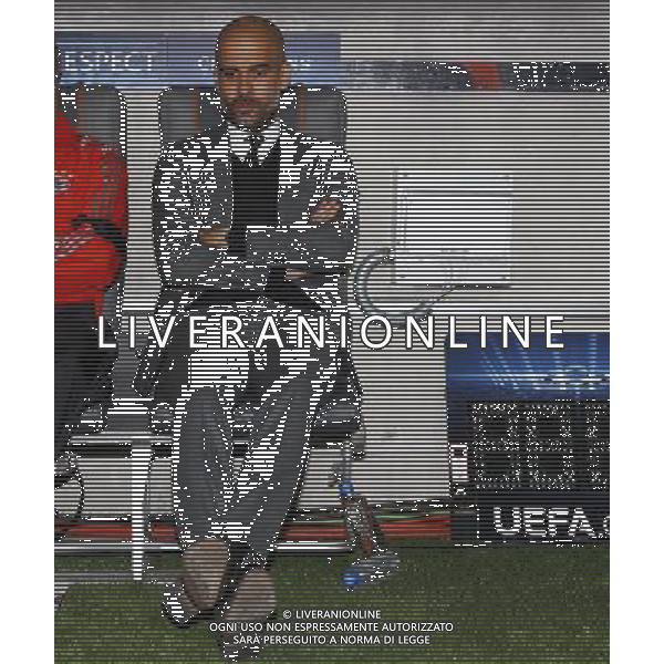 firo Fu§ball,Fussball, 21.04.2015 Uefa Champions League, CL, Saison 2014/2015 Viertelfinale RŸckspiel, FC Bayern MŸnchen, Muenchen, FCB, - FC Porto, 6 : 1, ganze Figur, Gestik, Trainer, Bayern, Pep Guardiola, $worldrightsEs gelten unsere AGB, einsehbar auf www.firosportphoto.de copyright by firo sportphoto: Coesfelder Str.207 48249 DŸlmen www.firosportphoto.de mail@firosportphoto.de (V o l k s b a n k B o c h u m - W i t t e n ) BLZ.: 430 601 29 Kt. Nr.: 341 117 100 Tel:Ê 02594 - 9916004 Fax:Ê02594 - 9916005 AG ALDO LIVERANI SAS ONLY ITALY
