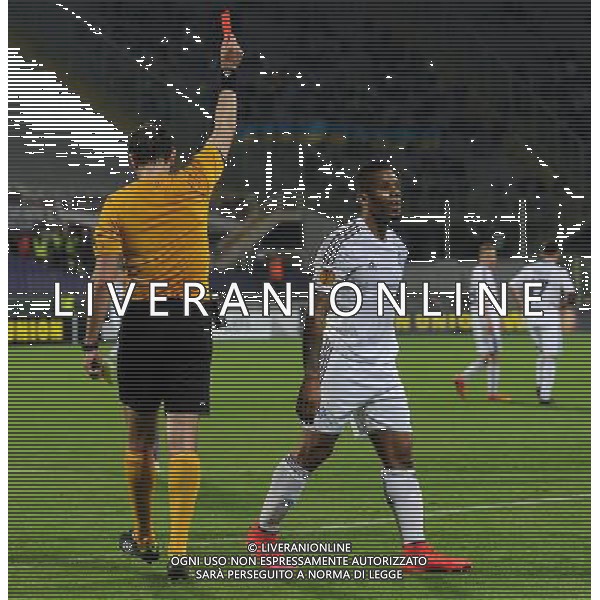 UEFA Europa League 2014/2015 Quarti di Finale Ritorno Firenze - 23.04.2015 Fiorentina-Dinamo Kiev Nella Foto: arbitro eriksson estrae il cartellino rosso per l\'espulsione di lens /Ph.Vitez-Ag. Aldo Liverani