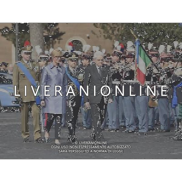 Cerimonia al Vittoriano per le celebrazioni dei 70 anni della Liberazione con la deposizione della corona d\'alloro all\'Altare della Patria a Roma 25 Aprile 2015 nella foto Sergio Mattarella e Roberta Pinotti ©Corradetti/Agenzia Aldo Liverani Sas