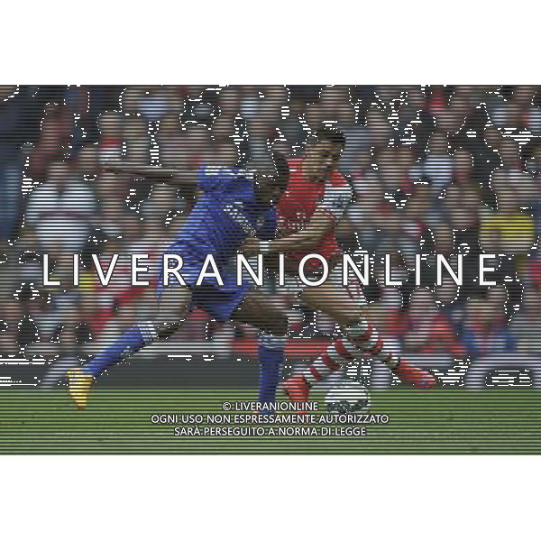 Arsenal\'s Alexis Sanchez battles with Chelsea\'s Ramires Photographer Ashley Western/CameraSport Football - Barclays Premiership - Arsenal v Chelsea - Sunday 26th April 2015 - Emirates Stadium - London © CameraSport - 43 Linden Ave. Countesthorpe. Leicester. England. LE8 5PG - Tel: +44 (0) 116 277 4147 - admin@camerasport.com - www.camerasport.com /Agenzia Aldo Liverani Sas - ITALY ONLY - EDITORIAL USE ONLY