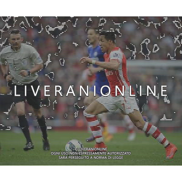 Arsenal\'s Alexis Sanchez in action during todays match Photographer Ashley Western/CameraSport Football - Barclays Premiership - Arsenal v Chelsea - Sunday 26th April 2015 - Emirates Stadium - London © CameraSport - 43 Linden Ave. Countesthorpe. Leicester. England. LE8 5PG - Tel: +44 (0) 116 277 4147 - admin@camerasport.com - www.camerasport.com /Agenzia Aldo Liverani Sas - ITALY ONLY - EDITORIAL USE ONLY