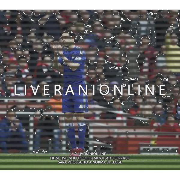 Chelsea\'s Cesc Fabregas applauds the fans as he is substituted Photographer Ashley Western/CameraSport Football - Barclays Premiership - Arsenal v Chelsea - Sunday 26th April 2015 - Emirates Stadium - London © CameraSport - 43 Linden Ave. Countesthorpe. Leicester. England. LE8 5PG - Tel: +44 (0) 116 277 4147 - admin@camerasport.com - www.camerasport.com /Agenzia Aldo Liverani Sas - ITALY ONLY - EDITORIAL USE ONLY