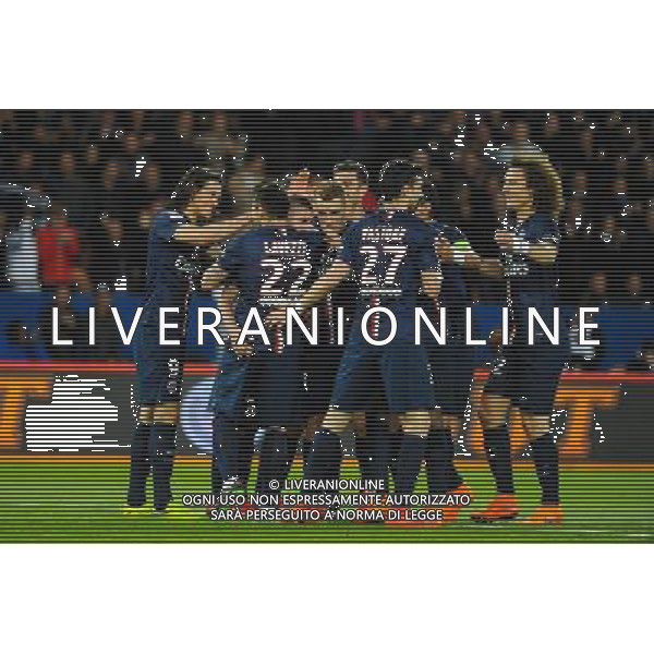 Joie Edinson CAVANI / groupe PSG - 28.04.2015 - Paris Saint Germain / Metz - Match en retard - 32eme journee Ligue 1 Photo : Nolwenn Le Gouic / Icon Sport AG ALDO LIVERANI SAS ONLY ITALY