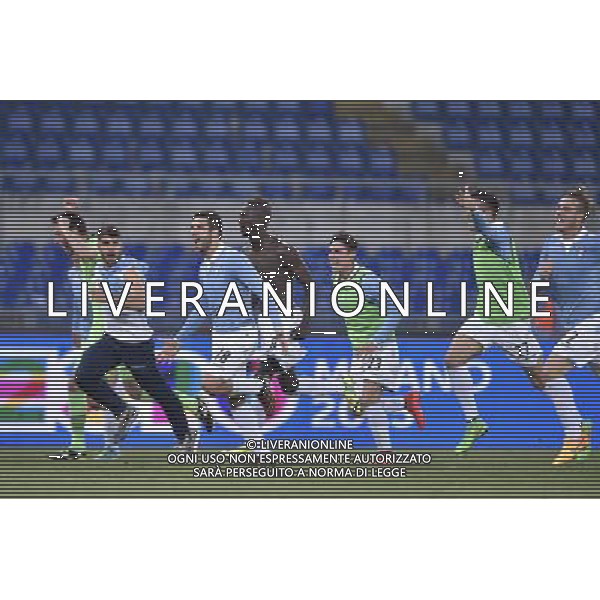 Roma - 01/05/2015 - Stadio Olimpico - Ritorno Finale Tim Cup Primavera 2014-2015 - SS Lazio vs AS Roma - nella foto: I giocatori della Lazio corrono dai tifosi al fischio finale / Ph. Fabrizio Corradetti - Ag. Aldo Liverani sas
