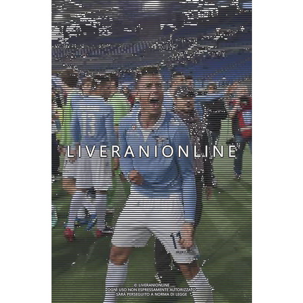 Roma - 01/05/2015 - Stadio Olimpico - Ritorno Finale Tim Cup Primavera 2014-2015 - SS Lazio vs AS Roma - nella foto: Cristopher Oikonomidis esulta con i tifosi / Ph. Fabrizio Corradetti - Ag. Aldo Liverani sas