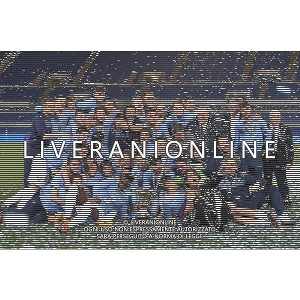 Roma - 01/05/2015 - Stadio Olimpico - Ritorno Finale Tim Cup Primavera 2014-2015 - SS Lazio vs AS Roma - nella foto: La Lazio festeggia con la Coppa Italia / Ph. Fabrizio Corradetti - Ag. Aldo Liverani sas