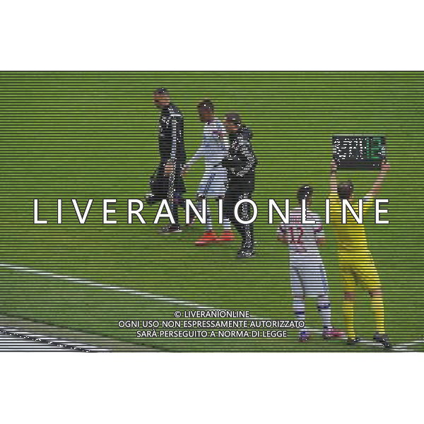 Blessure Clinton NJIE - 02.05.2015 - Lyon / Evian Thonon - 35eme journee de Ligue 1 Photo : Jean Paul Thomas / Icon Sport AG ALDO LIVERANI SAS ONLY ITALY