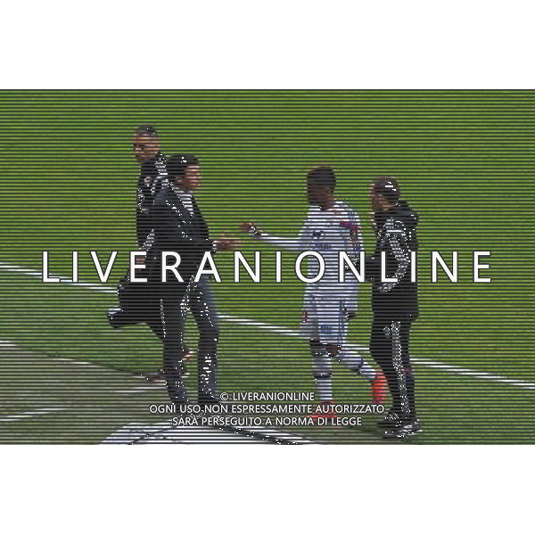 Blessure Clinton NJIE / Hubert FOURNIER - 02.05.2015 - Lyon / Evian Thonon - 35eme journee de Ligue 1 Photo : Jean Paul Thomas / Icon Sport AG ALDO LIVERANI SAS ONLY ITALY