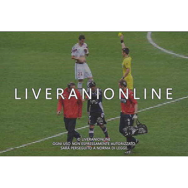 SORTIE DE Adrien THOMASSON / CARTON JAUNE POUR Maxime GONALONS - 02.05.2015 - Lyon / Evian Thonon - 35eme journee de Ligue 1 Photo : Jean Paul Thomas / Icon Sport AG ALDO LIVERANI SAS ONLY ITALY