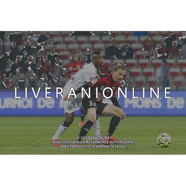 Thomas Lemar / Niklas Hult - 02.05.2015 - Nice / Caen - 35eme journee de Ligue 1 Photo : Sebastien Nogier / Icon Sport
