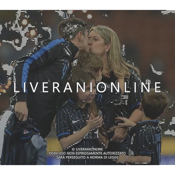 Zanetti and Friends Match for Expo Milano 2015 Milano - 04.05.2015 Nella Foto:zanetti con la maglia numero 4 ritirata dall\'inter con la famiglia /Ph.Vitez-Ag. Aldo Liverani