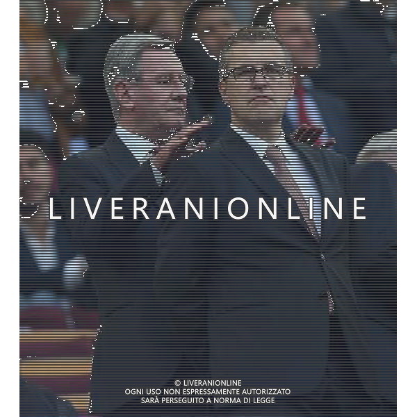 firo Fu§ball, Fussball, 06.05.2015 Uefa Champions League, CL Saison 2014/2015 CHL Halbfinale, Hinspiel FCB FC Barcelona - FCB FC Bayern MŸnchen Muenchen EnttŠuschung enttŠuscht Enttaeuschung enttaeuscht unzufrieden, FCB Jan-Christian Dreesen, Vorstandsmitglied, Finanzchef, Finanzboss, Finanzvorstand, FCB PrŠsident Praesident Karl Hopfner, trost, tršstet /AGENZIA ALDO LIVERANI SAS - ITALY ONLY - EDITORIAL USE ONLY - Barcellona Vs Bayern Monaco semifinale andata champions League 06 maggio 2015