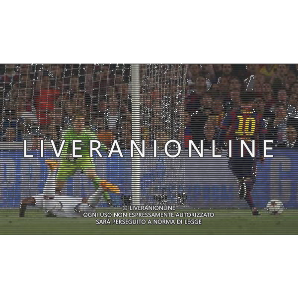 firo Fu§ball, Fussball, 06.05.2015 Uefa Champions League, CL Saison 2014/2015 CHL Halbfinale, Hinspiel FCB FC Barcelona - FCB FC Bayern MŸnchen Muenchen 3:0 Tor Treffer, Barca Lionel Messi, FCB Torwart TorhŸter Goalkeeper Manuel Neuer, FCB JŽr™me Jerome Boateng /AGENZIA ALDO LIVERANI SAS - ITALY ONLY - EDITORIAL USE ONLY - Barcellona Vs Bayern Monaco semifinale andata champions League 06 maggio 2015