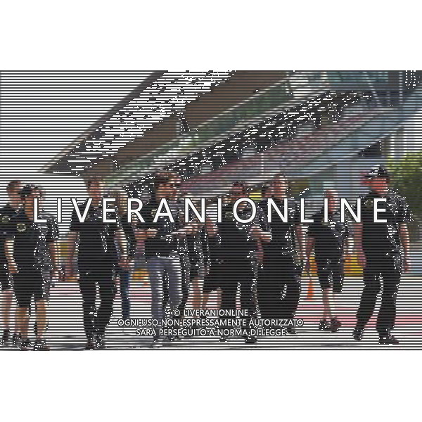 Romain Grosjean (FRA) Lotus F1 Team walks the circuit with the team. 07.05.2015. Formula 1 World Championship, Rd 5, Spanish Grand Prix, Barcelona, Spain, Preparation Day. /AGENZIA ALDO LIVERANI SAS - ITALY ONLY - EDITORIAL USE ONLY - Gp f1 Barcellona Spagna - preparativi