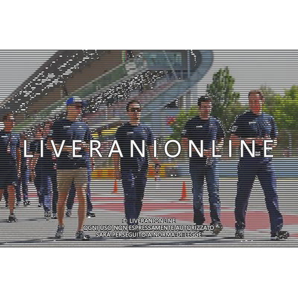 Marcus Ericsson (SWE) Sauber F1 Team walks the circuit with the team. 07.05.2015. Formula 1 World Championship, Rd 5, Spanish Grand Prix, Barcelona, Spain, Preparation Day. /AGENZIA ALDO LIVERANI SAS - ITALY ONLY - EDITORIAL USE ONLY - Gp f1 Barcellona Spagna - preparativi