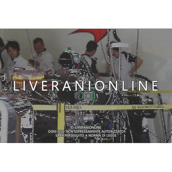 McLaren MP4-30 being prepared in the pit garage. 07.05.2015. Formula 1 World Championship, Rd 5, Spanish Grand Prix, Barcelona, Spain, Preparation Day. /AGENZIA ALDO LIVERANI SAS - ITALY ONLY - EDITORIAL USE ONLY - Gp f1 Barcellona Spagna - preparativi