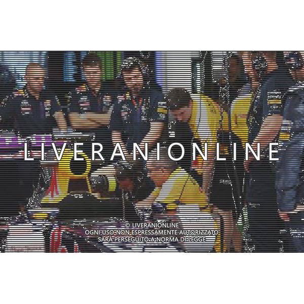 The Red Bull Racing RB11 of Daniel Ricciardo (AUS) Red Bull Racing in the pits. 08.05.2015. Formula 1 World Championship, Rd 5, Spanish Grand Prix, Barcelona, Spain, Practice Day. - www.xpbimages.com, EMail: requests@xpbimages.com - copy of publication required for printed pictures. Every used picture is fee-liable. © Copyright: Batchelor / XPB Images /Agenzia Aldo Liverani s.a.s./ONLY ITALY-EDITORIAL USE ONLY