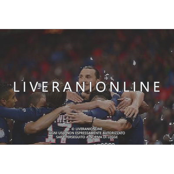 Joie Zlatan IBRAHIMOVIC / Edinson CAVANI / Marco VERRATTI - 08.05.2015 - PSG / Guingamp - 36eme journee de Ligue 1 Photo : Dave Winter / Icon Sport AG ALDO LIVERANI SAS ONLY ITALY