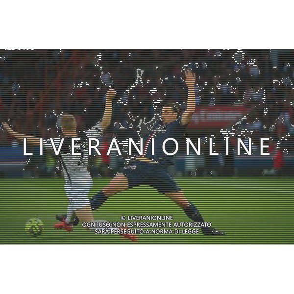 Zlatan IBRAHIMOVIC / Lars JACOBSEN - 08.05.2015 - PSG / Guingamp - 36eme journee de Ligue 1 Photo : Dave Winter / Icon Sport AG ALDO LIVERANI SAS ONLY ITALY
