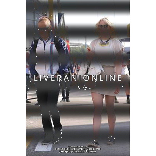 Valtteri Bottas (FIN) Williams with girlfriend Emilia Pikkarainen (FIN). 09.05.2015. Formula 1 World Championship, Rd 5, Spanish Grand Prix, Barcelona, Spain, Qualifying Day. AG ALDO LIVERANI SAS ONLY ITALY