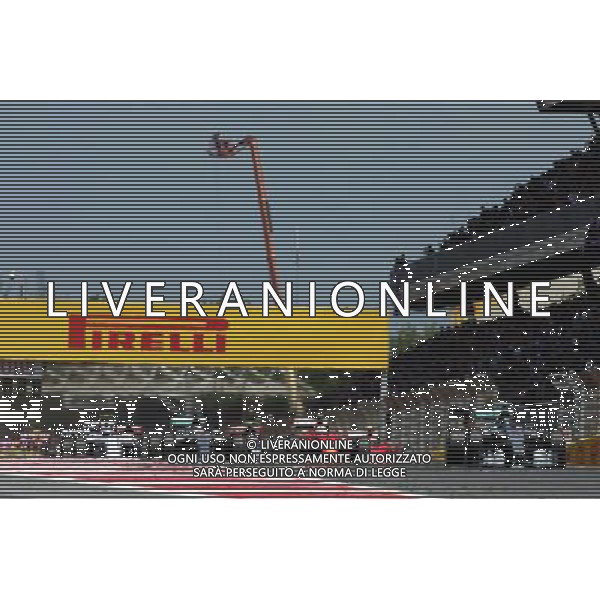 Nico Rosberg (GER) Mercedes AMG F1 W06 leads at the start of the race. 10.05.2015. Formula 1 World Championship, Rd 5, Spanish Grand Prix, Barcelona, Spain, Race Day. AG ALDO LIVERANI SAS ONLY ITALY