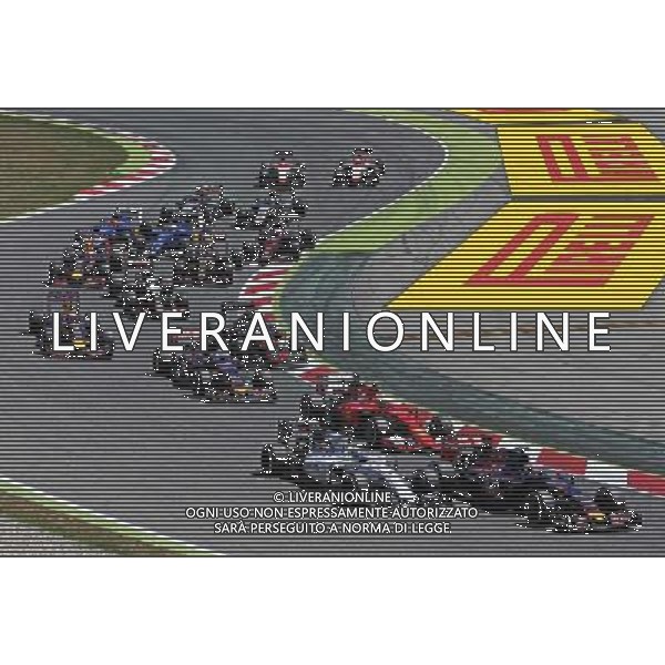 Max Verstappen (NLD) Scuderia Toro Rosso STR10 and Felipe Massa (BRA) Williams FW37 at the start of the race. 10.05.2015. Formula 1 World Championship, Rd 5, Spanish Grand Prix, Barcelona, Spain, Race Day. AG ALDO LIVERANI SAS ONLY ITALY