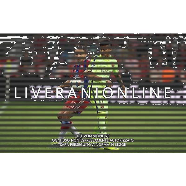 firo Fu§ball,Fussball, 12.05.2015 Uefa Champions League, CL, Saison 2014/2015 Halbfinale RŸckspiel, FC Bayern MŸnchen, Muenchen, FCB, - FC Barcelona, Zweikampf, Rafinha, Bayern, gegen Neymar, Barcelona, $worldrightsEs gelten unsere AGB, einsehbar auf www.firosportphoto.de copyright by firo sportphoto: Coesfelder Str.207 48249 DŸlmen www.firosportphoto.de mail@firosportphoto.de (V o l k s b a n k B o c h u m - W i t t e n ) BLZ.: 430 601 29 Kt. Nr.: 341 117 100 Tel:Ê 02594 - 9916004 Fax:Ê02594 - 9916005 AG ALDO LIVERANI SAS ONLY ITALY
