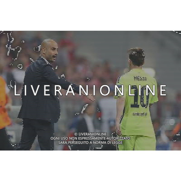firo Fu§ball, Fussball, 12.05.2015 Uefa Champions League, CL Saison 2014/2015 CHL Halbfinale, RŸckspiel FCB FC Bayern MŸnchen Muenchen - FCB FC Barcelona FCB Trainer Coach Pep Guardiola, Barca Lionel Messi, Gestik, Geste, GlŸckwunsch $worldrights Es gelten unsere AGB, einsehbar auf www.firosportphoto.de copyright by firo sportphoto: Coesfelder Str.207 48249 DŸlmen www.firosportphoto.de mail@firosportphoto.de (V o l k s b a n k B o c h u m - W i t t e n ) BLZ.: 430 601 29 Kt. Nr.: 341 117 100 Tel:Ê 02594 - 9916004 Fax:Ê02594 - 9916005 AG ALDO LIVERANI SAS ONLY ITALY