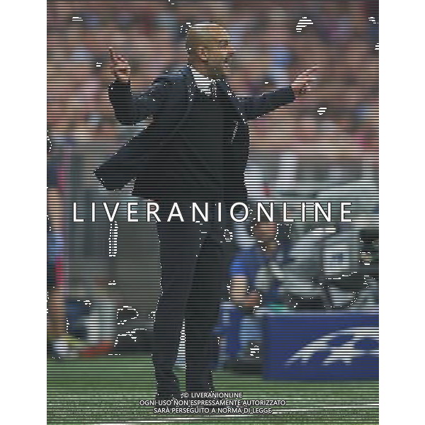 firo Fu§ball, Fussball, 12.05.2015 Uefa Champions League, CL Saison 2014/2015 CHL Halbfinale, RŸckspiel FCB FC Bayern MŸnchen Muenchen - FCB FC Barcelona FCB Trainer Coach Pep Guardiola, FCB Thomas MŸller Mueller, EnttŠuschung enttŠuscht Enttaeuschung enttaeuscht unzufrieden, Auswechslung, ganze figur, Gestik, Geste $worldrights Es gelten unsere AGB, einsehbar auf www.firosportphoto.de copyright by firo sportphoto: Coesfelder Str.207 48249 DŸlmen www.firosportphoto.de mail@firosportphoto.de (V o l k s b a n k B o c h u m - W i t t e n ) BLZ.: 430 601 29 Kt. Nr.: 341 117 100 Tel:Ê 02594 - 9916004 Fax:Ê02594 - 9916005 AG ALDO LIVERANI SAS ONLY ITALY