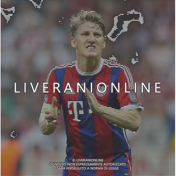 firo Fu§ball, Fussball, 12.05.2015 Uefa Champions League, CL Saison 2014/2015 CHL Halbfinale, RŸckspiel FCB FC Bayern MŸnchen Muenchen - FCB FC Barcelona 3:2 FCB Bastian Schweinsteiger, Gestik, Geste, halbe figur $worldrights Es gelten unsere AGB, einsehbar auf www.firosportphoto.de copyright by firo sportphoto: Coesfelder Str.207 48249 DŸlmen www.firosportphoto.de mail@firosportphoto.de (V o l k s b a n k B o c h u m - W i t t e n ) BLZ.: 430 601 29 Kt. Nr.: 341 117 100 Tel:Ê 02594 - 9916004 Fax:Ê02594 - 9916005 AG ALDO LIVERANI SAS ONLY ITALY
