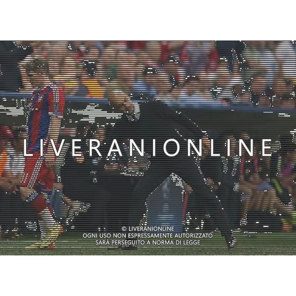 firo Fu§ball, Fussball, 12.05.2015 Uefa Champions League, CL Saison 2014/2015 CHL Halbfinale, RŸckspiel FCB FC Bayern MŸnchen Muenchen - FCB FC Barcelona 3:2 FCB Trainer Coach Pep Guardiola, Gestik, Geste, FCB Bastian Schweinsteiger, Auswechslung $worldrights Es gelten unsere AGB, einsehbar auf www.firosportphoto.de copyright by firo sportphoto: Coesfelder Str.207 48249 DŸlmen www.firosportphoto.de mail@firosportphoto.de (V o l k s b a n k B o c h u m - W i t t e n ) BLZ.: 430 601 29 Kt. Nr.: 341 117 100 Tel:Ê 02594 - 9916004 Fax:Ê02594 - 9916005 AG ALDO LIVERANI SAS ONLY ITALY