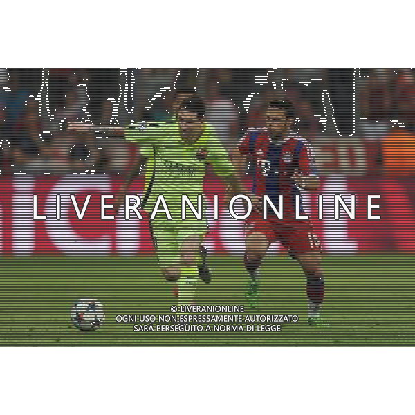 firo Fu§ball,Fussball, 12.05.2015 Uefa Champions League, CL, Saison 2014/2015 Halbfinale RŸckspiel, FC Bayern MŸnchen, Muenchen, FCB, - FC Barcelona, 3 : 2, Zweikampf, Lionel Messi, Barcelona, gegen Juan Bernat, Bayern, $worldrightsEs gelten unsere AGB, einsehbar auf www.firosportphoto.de copyright by firo sportphoto: Coesfelder Str.207 48249 DŸlmen www.firosportphoto.de mail@firosportphoto.de (V o l k s b a n k B o c h u m - W i t t e n ) BLZ.: 430 601 29 Kt. Nr.: 341 117 100 Tel:Ê 02594 - 9916004 Fax:Ê02594 - 9916005 AG ALDO LIVERANI SAS ONLY ITALY