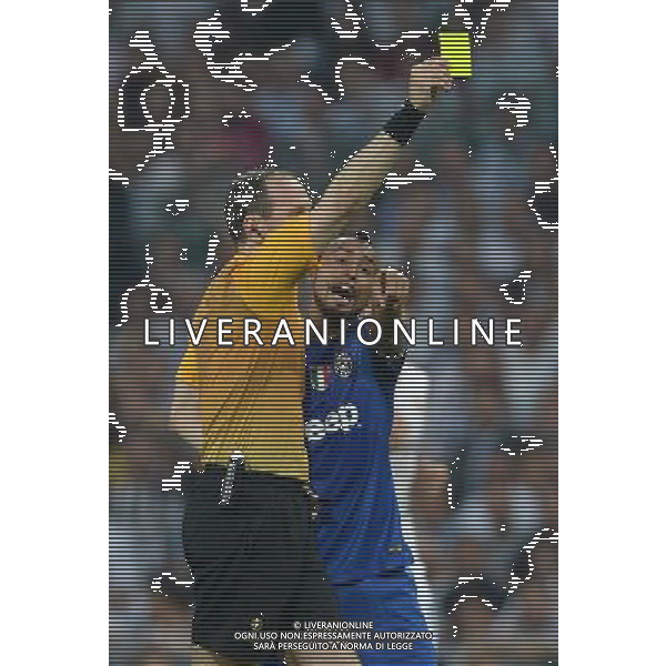 UEFA Champions League 2014/2015 Semifinale Ritorno Madrid - 13.05.2015 Real Madrid-Juventus Nella Foto: arturo vidal con arbitro eriksson /Ph.Vitez-Ag. Aldo Liverani