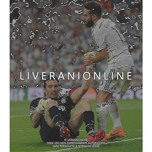 UEFA Champions League 2014/2015 Semifinale Ritorno Madrid - 13.05.2015 Real Madrid-Juventus Nella Foto:buffon gianluigi con carvajal /Ph.Vitez-Ag. Aldo Liverani