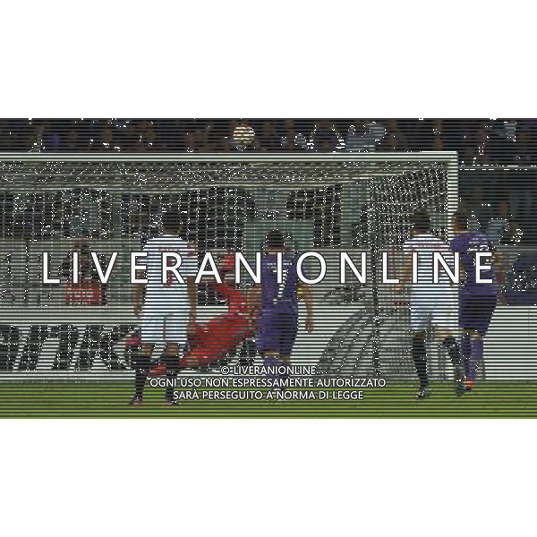 UEFA Europa League 2014/2015 Semifinale Ritorno Firenze - 14.05.2015 Fiorentina-Siviglia Nella Foto:ilicic calcia alto il rigore /Ph.Vitez-Ag. Aldo Liverani