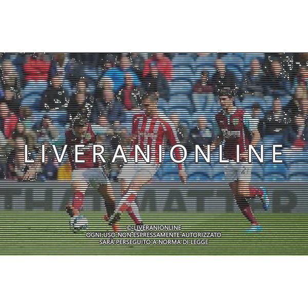 Burnley\'s Danny Ings vies for possession with Stoke City\'s Geoff Cameron Photographer Andrew Vaughan/CameraSport Football - Barclays Premiership - Burnley v Stoke City - Saturday 16th May 2015 - Turf Moor - Burnley Â© CameraSport - 43 Linden Ave. Countesthorpe. Leicester. England. LE8 5PG - Tel: +44 (0) 116 277 4147 - admin@camerasport.com - www.camerasport.com AG ALDO LIVERANI SAS ONLY ITALY