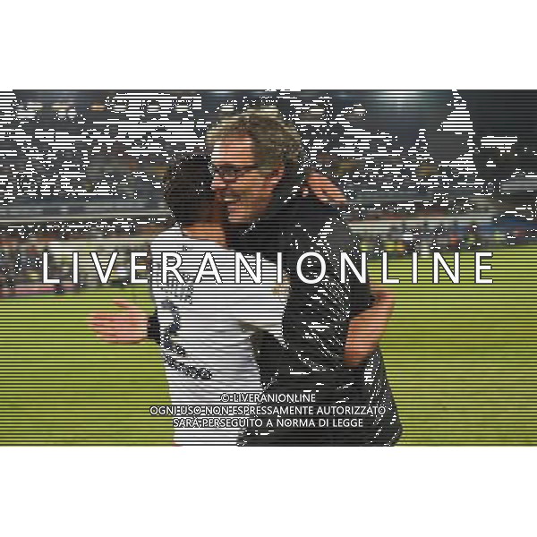 Joie PSG Champion - Thiago SILVA / Laurent BLANC - 16.05.2015 - Montpellier / Paris Saint Germain - 37eme journee de Ligue 1 Photo : Alexandre Dimou / Icon Sport AG ALDO LIVERANI SAS ONLY ITALY