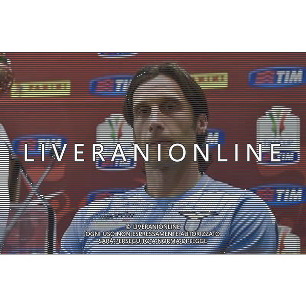 Roma - 19/05/2015 - Stadio Olimpico - Finale Tim Cup 2014-2015 - Conferenza stampa della Lazio - nella foto: Stefano Mauri con la nuova maglia del prossimo anno che verra\' utilizzata nella finale di domani / Ph. Fabrizio Corradetti - Ag. Aldo Liverani Sas