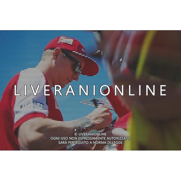 Kimi Raikkonen (FIN) Ferrari signs autographs for the fans. 22.05.2015. Formula 1 World Championship, Rd 6, Monaco Grand Prix, Monte Carlo, Monaco, Friday. AG ALDO LIVERANI SAS ONLY ITALY