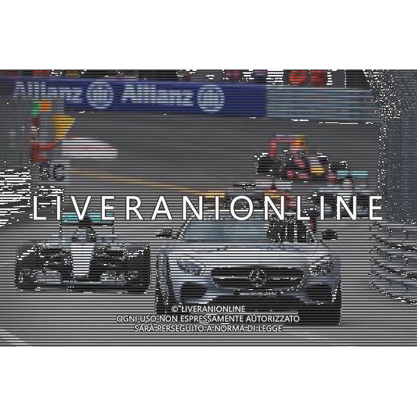 Race winner Nico Rosberg (GER) Mercedes AMG F1 leads behind the FIA Safety Car. 24.05.2015. Formula 1 World Championship, Rd 6, Monaco Grand Prix, Monte Carlo, Monaco, Race Day. AG ALDO LIVERANI SAS ONLY ITALY