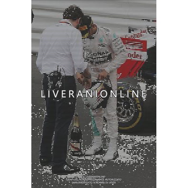 Lewis Hamilton (GBR) Mercedes AMG F1 with Matteo Bonciani (ITA) FIA Media Delegate at the podium. 24.05.2015. Formula 1 World Championship, Rd 6, Monaco Grand Prix, Monte Carlo, Monaco, Race Day. AG ALDO LIVERANI SAS ONLY ITALY