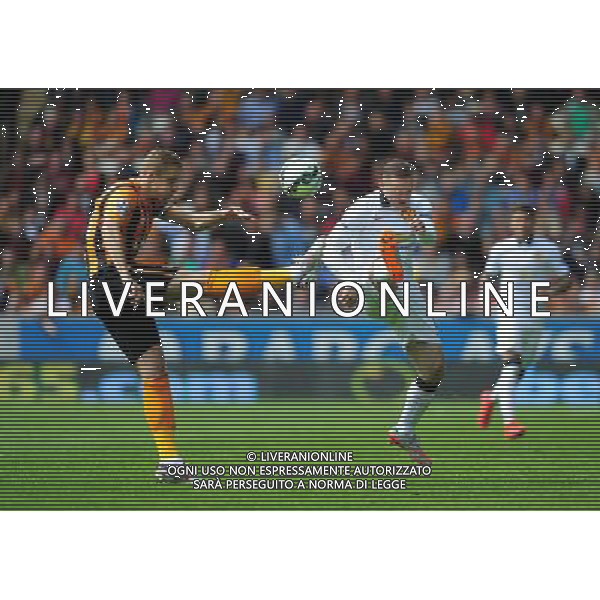 Manchester United\'s Wayne Rooney vies for possession with Hull City\'s Michael Dawson Photographer Chris Vaughan/CameraSport Football - Barclays Premiership - Hull City v Manchester United - Sunday 24th May 2015 - Kingston Communications Stadium - Hull © CameraSport - 43 Linden Ave. Countesthorpe. Leicester. England. LE8 5PG - Tel: +44 (0) 116 277 4147 - admin@camerasport.com - www.camerasport.com AG ALDO LIVERANI SAS ONLY ITALY