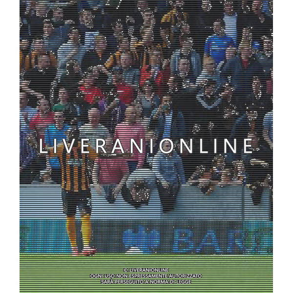 Hull City\'s Dame N\'Doye reacts after his goal was ruled out Photographer Chris Vaughan/CameraSport Football - Barclays Premiership - Hull City v Manchester United - Sunday 24th May 2015 - Kingston Communications Stadium - Hull © CameraSport - 43 Linden Ave. Countesthorpe. Leicester. England. LE8 5PG - Tel: +44 (0) 116 277 4147 - admin@camerasport.com - www.camerasport.com AG ALDO LIVERANI SAS ONLY ITALY