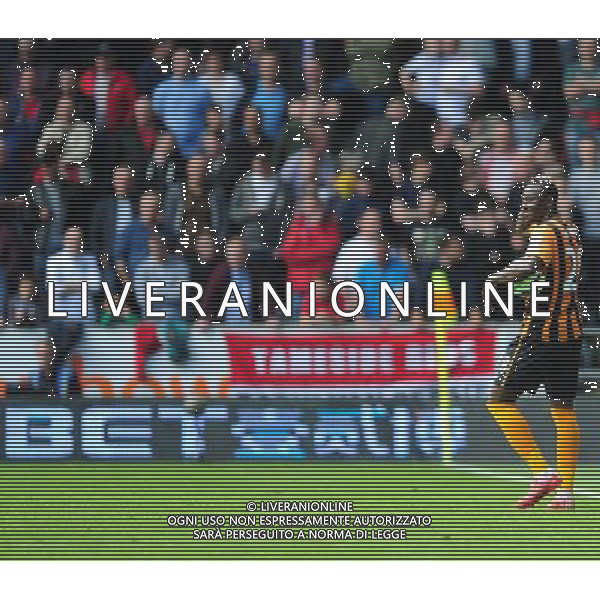 Hull City\'s Dame N\'Doye reacts after he was ruled offside Photographer Chris Vaughan/CameraSport Football - Barclays Premiership - Hull City v Manchester United - Sunday 24th May 2015 - Kingston Communications Stadium - Hull © CameraSport - 43 Linden Ave. Countesthorpe. Leicester. England. LE8 5PG - Tel: +44 (0) 116 277 4147 - admin@camerasport.com - www.camerasport.com AG ALDO LIVERANI SAS ONLY ITALY