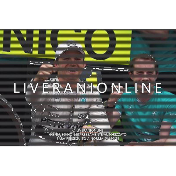 Race winner Nico Rosberg (GER) Mercedes AMG F1 celebrates with the team. 24.05.2015. Formula 1 World Championship, Rd 6, Monaco Grand Prix, Monte Carlo, Monaco, Race Day. AG ALDO LIVERANI SAS ONLY ITALY