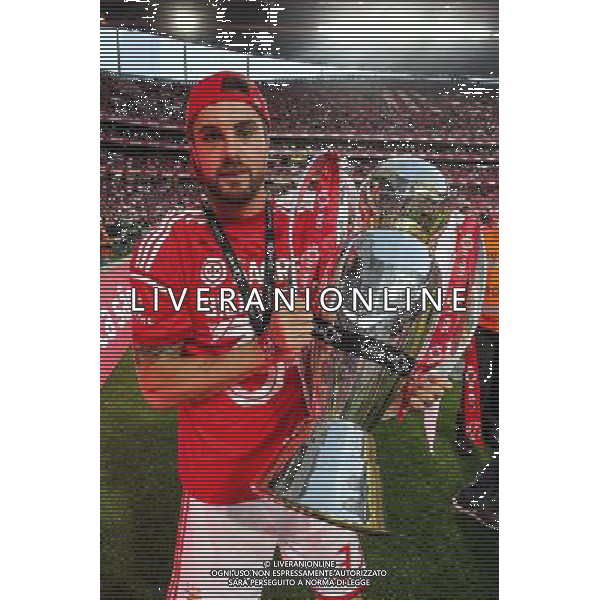 Jardel Vieira avec le trophee - 23.05.2015 - Benfica / Maritimo - Liga Sagres Photo : Carlos Rodriguez / Icon Sport AG ALDO LIVERANI SAS ONLY ITALY