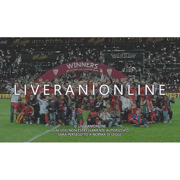 UEFA Europa League 2014/2015 Finale Varsavia (Polonia) - 27.05.2015 Dnipro-Siviglia Nella Foto:foto di gruppo con la coppa /Ph.Vitez-Ag. Aldo Liverani