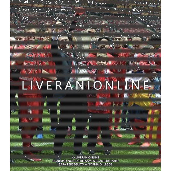 UEFA Europa League 2014/2015 Finale Varsavia (Polonia) - 27.05.2015 Dnipro-Siviglia Nella Foto:Emery Unai con la coppa /Ph.Vitez-Ag. Aldo Liverani