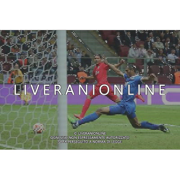 WARSZAWA 27.05.2015 FINALOWY MECZ LIGA EUROPY SEZON 2014/15: FK DNIPRO DNIEPROPIETROWSK - SEVILLA FC --- UEFA EUROPA LEAGUE FINAL MATCH IN WARSAW: FC DNIPRO DNIPROPETROVSK - SEVILLA FC CARLOS BACCA STRZELA GOLA DOUGLAS FOT. PIOTR KUCZA/NEWSPIX.PL --- Newspix.pl /AGENZIA ALDO LIVERANI Sas - ITALY ONLY - EDITORIAL USE ONLY - Dnipro - Siviglia UEFA Europa League 2014/2015 Finale Varsavia (Polonia) - 27.05.2015 *** Local Caption *** www.newspix.pl mail us: info@newspix.pl call us: 0048 022 23 22 222 --- Polish Picture Agency by Ringier Axel Springer Poland