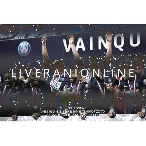 Joie PSG - Blaise MATUIDI / Jean Christophe BAHEBECK / Thiago SILVA / Lucas MOURA / Javier PASTORE - 30.05.2015 - Auxerre / Paris Saint Germain - Finale Coupe de France Photo : Andre Ferreira / Icon Sport AG ALDO LIVERANI SAS ONLY ITALY
